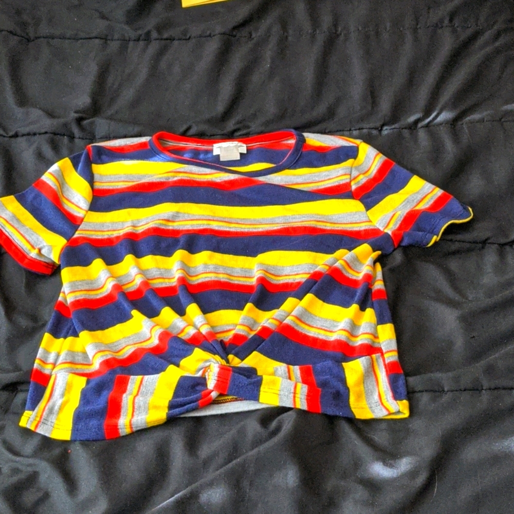 Tee shirt with a tie in the middle